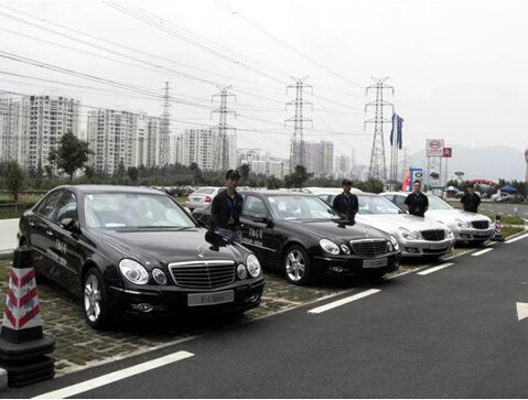 成都豪景租車彎道超車 逆襲成都租車市場(chǎng)